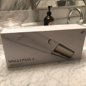 T3 Single Pass 2 Flat iron. White&rose gold